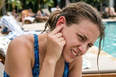 oreille pleine d’eau