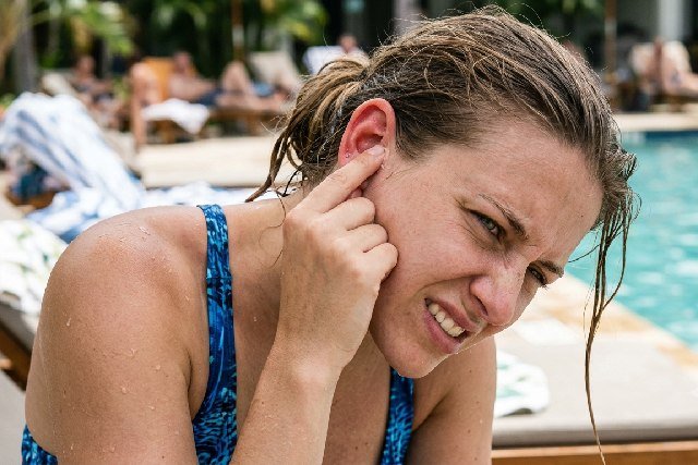 oreille pleine d’eau